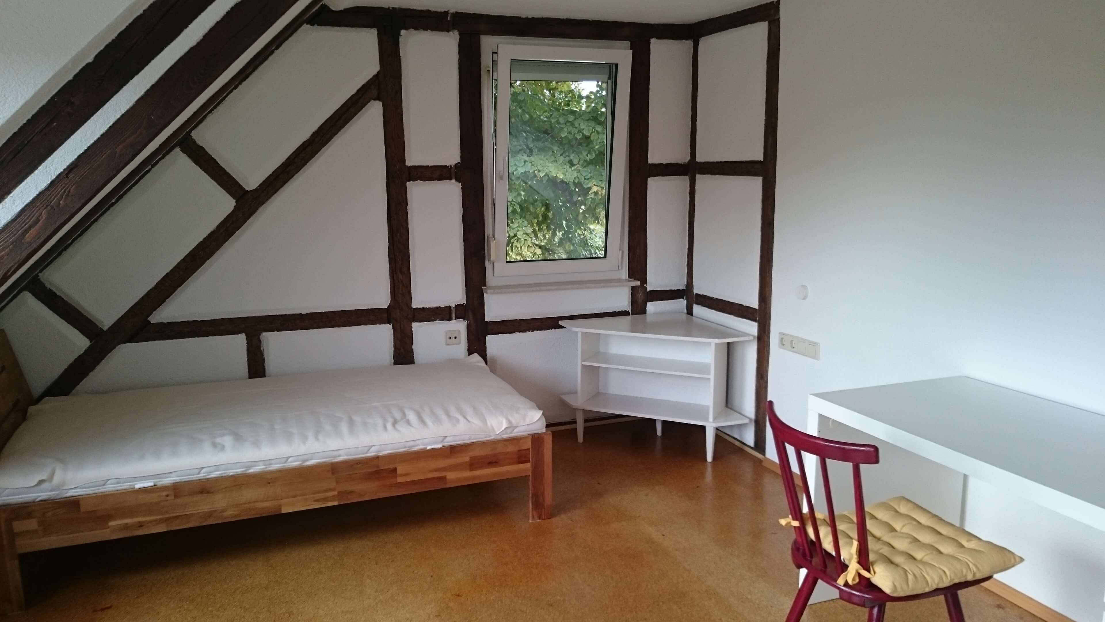 Zimmer 2 Dachgeschoss Neckarsulm Zimmer 2 im Dachgeschoss Neckarsulm